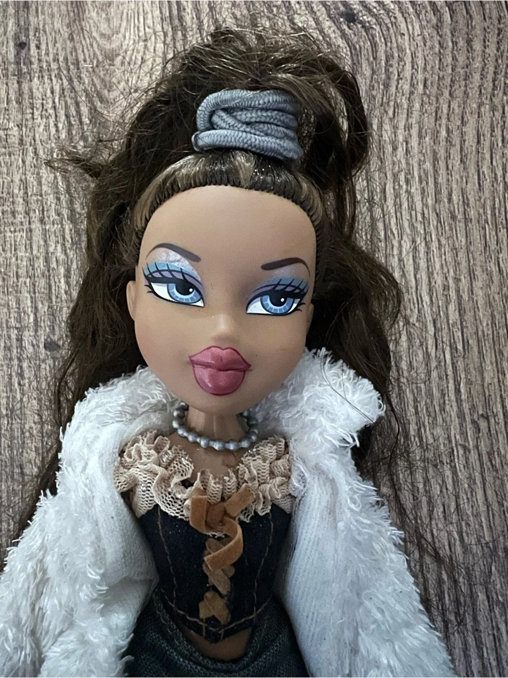 Bratz gently pre